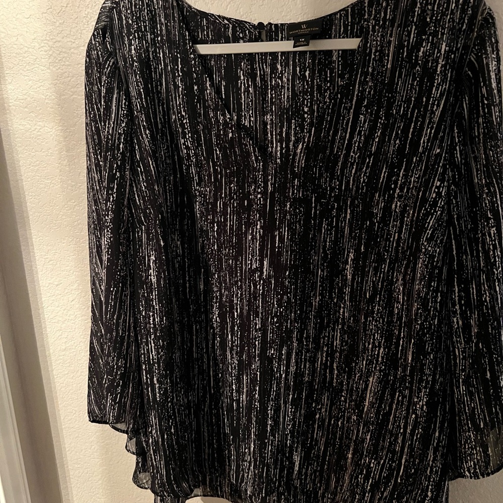 Black flowy women’s blouse 1X